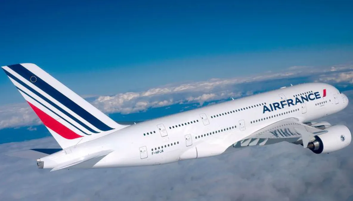 Un avion Air France s-a întors din drum din cauza unor turbulenţe şi rănirii a trei persoane