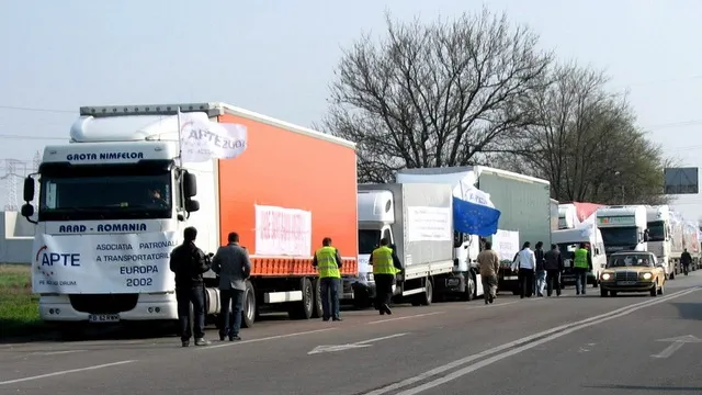 A început protestul anti-RCA. De astăzi, transportatorii merg la relanti și claxonează Guvernul