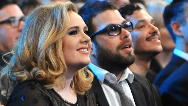Adele s-a DESPĂRŢIT de iubitul său. Cei doi sunt părinţii unui băieţel de 2 ani