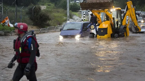 Cod galben de inundaţii pe râuri din judeţul Cluj, în următoarele ore