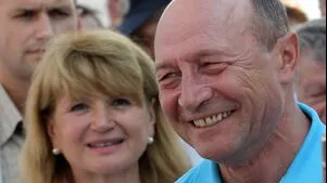 Maria și Traian Băsescu au devenit cetățeni moldoveni