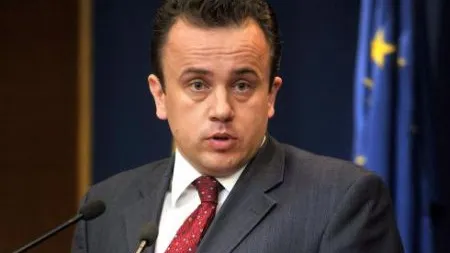 Liviu Pop, ministrul Educaţiei: Fiecare profesor va decide dacă are nevoie de manualul de sport