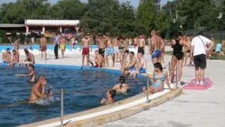 Ce boli de piele putem lua de la ştrand