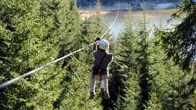 4 copii răniți, după ce au căzut cu tiroliana de la peste 2 metri înălțime, într-un parc de ditracții din Hunedoara! A fost solicitat elicopterul SMURD