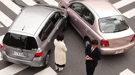 Cum înșela un samsar de maşini din Bihor firmele de asigurări auto