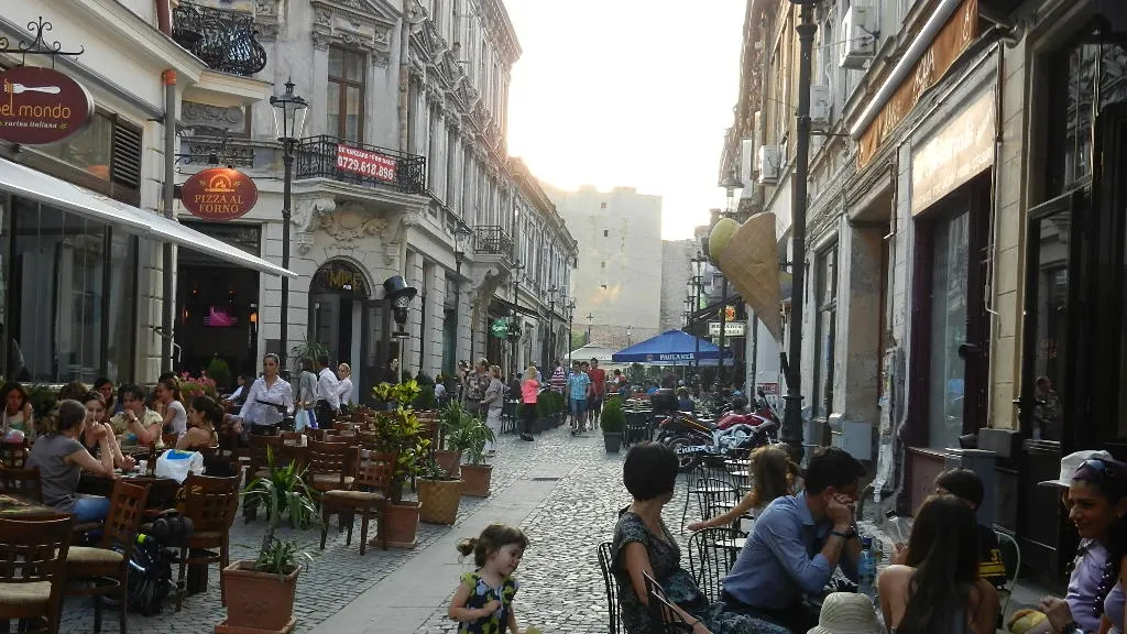 Câte clădiri din Capitală riscă să cadă la primul seism puternic şi câte sunt pericol public
