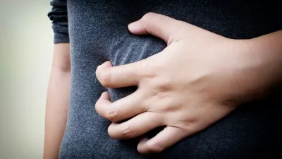 Simptome ale cancerului de colon pe care majoritatea oamenilor le ignoră