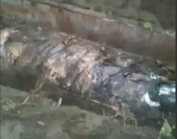 Descoperire șocantă la cimitir. Au dezgropat un mort după 15 ani şi au încremenit