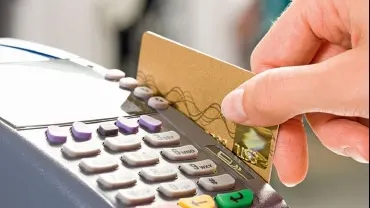 Comisioanele unei bănci din România au fost declarate ABUZIVE