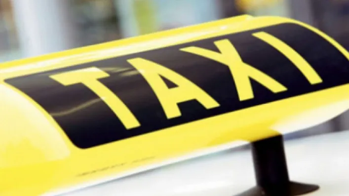 Criză de taxiuri la aeroportul Otopeni. Un adevărat haos 