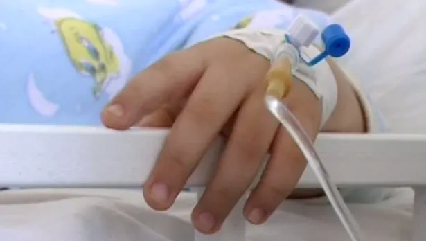 PNEUMONIA TERIBILĂ care bagă copiii în spital: AVERTISMENTUL medicilor