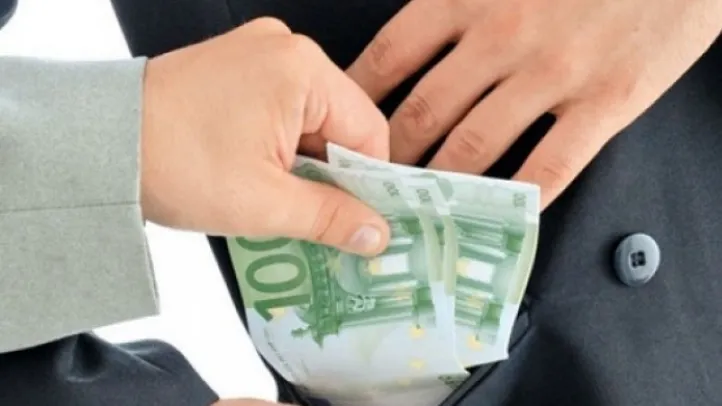 Raport CE: Corupţia, problemă semnificativă în România. Presa, influenţată politic