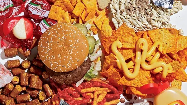 Ușor de zis, greu de pus în practică: cum îți convingi copilul să renunțe la junk food
