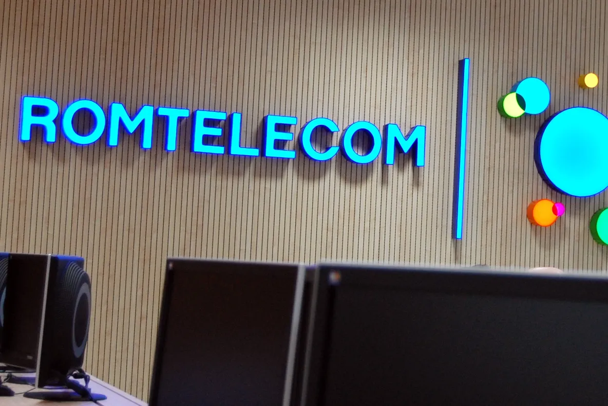 Câţi bani au făcut Romtelecom şi Cosmote anul trecut