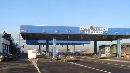 Cum au fost prinşi trei sirieni care au cerut azil politic în România, la vamă. Cum explică gestul