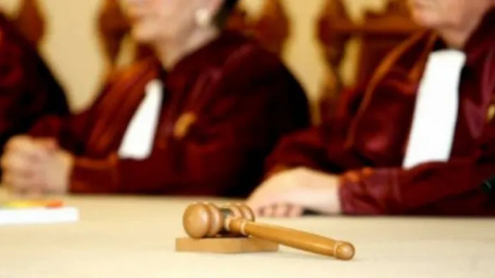 Curtea Constituţională discută vineri sesizarea PDL privind Legea descentralizării