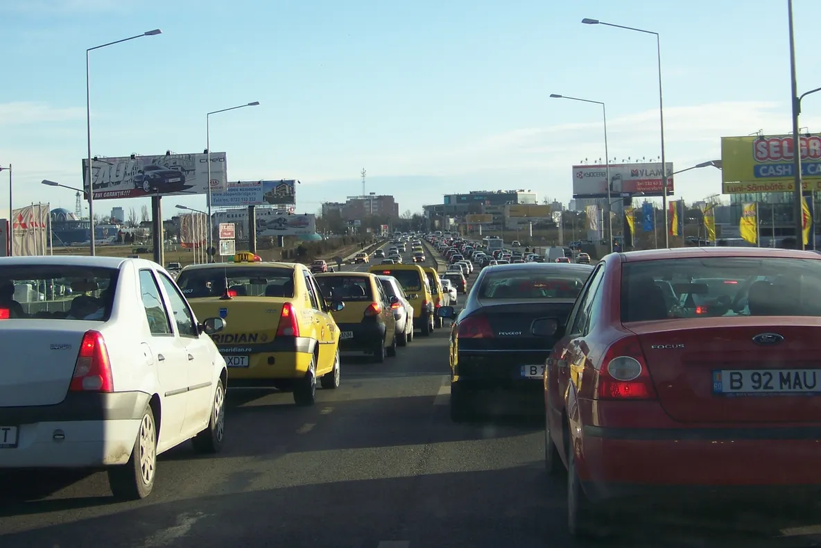 TRAFIC BLOCAT pe Valea Prahovei. Poliţia a DEVIAT traficul