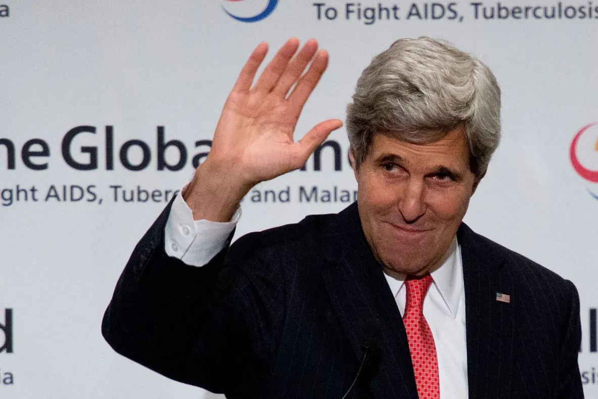 UCRAINA. John Kerry: SUA şi UE sunt alături de poporul ucrainean. Rusia răspunde dur