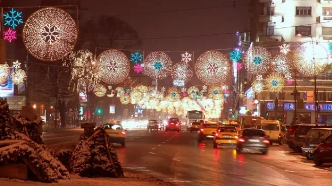 5 milioane de lei. Atât vrea să dea Nicușor Dan pe luminițele de Crăciun. Ce străzi vor fi decorate