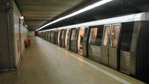Circulaţia la METROU în Bucureşti, ÎNGREUNATĂ din cauza unei defecţiuni