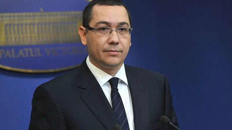 Cum l-a lăsat VICTOR PONTA pe CRIN ANTONESCU să încaseze huiduielile. Din nou