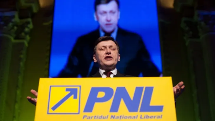 Antonescu: PNL ar trebui să aibă maturitatea de a participa pe liste proprii la europarlamentare