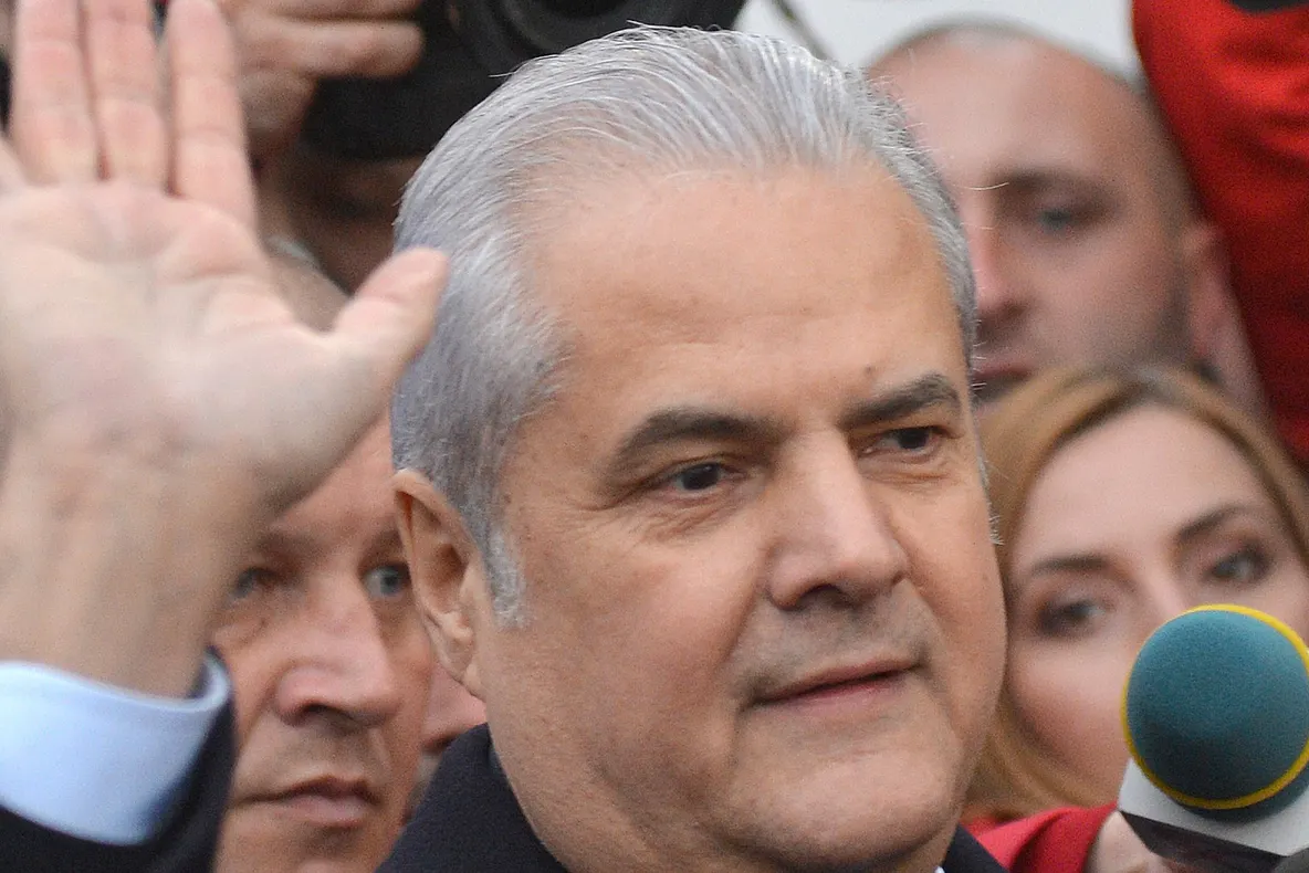 Adrian Năstase, CONDAMNAT. Fostul premier s-a predat 