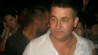 Primele imagini cu INTERLOPUL FAVORIZAT DE UN POLIŢIST: Petrecere cu FLORIN SALAM 
