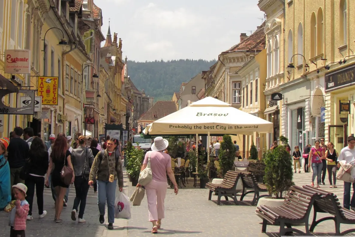 Din ce ţări au venit cei mai mulţi TURIŞTI STRĂINI şi câte zile au stat în România