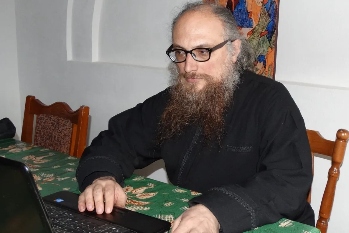 CĂLUGĂRUL-BLOGGER: "Dacă Sf. Petru ar fi trăit şi-ar fi publicat epistolele pe Internet!"