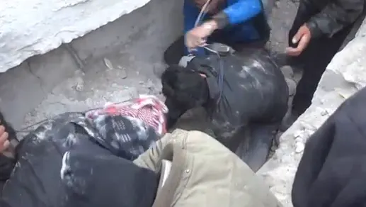 Minune în Siria: Copil scos viu de sub dărâmături