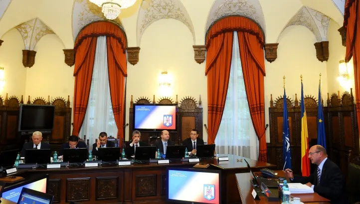 Ponta va cere luni convocarea CSAT pentru demiterea conducerii STS - surse