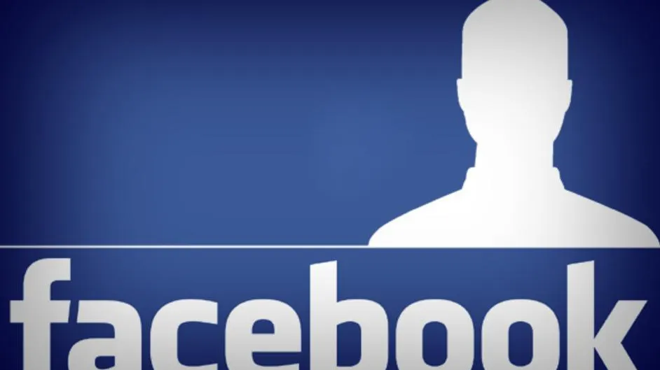 POSTAREA HALUCINANTĂ a unei adolescente pe FACEBOOK 