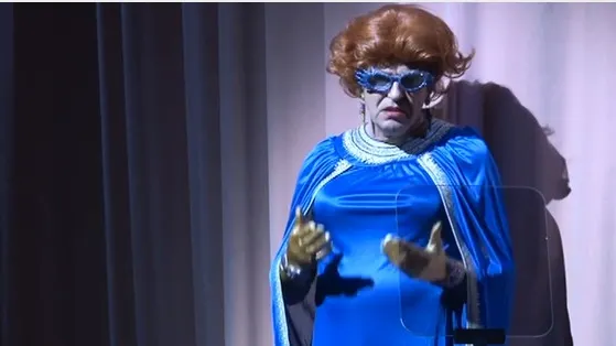 Motivul INCREDIBIL pentru care un şef de bancă s-a travestit în patroană de bordel