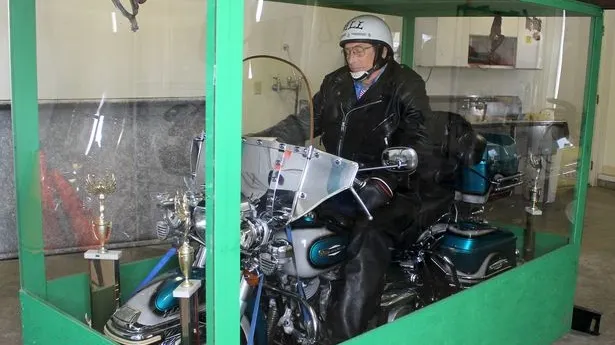 Un american a fost înmormântat pe motocicleta sa Harley Davidson