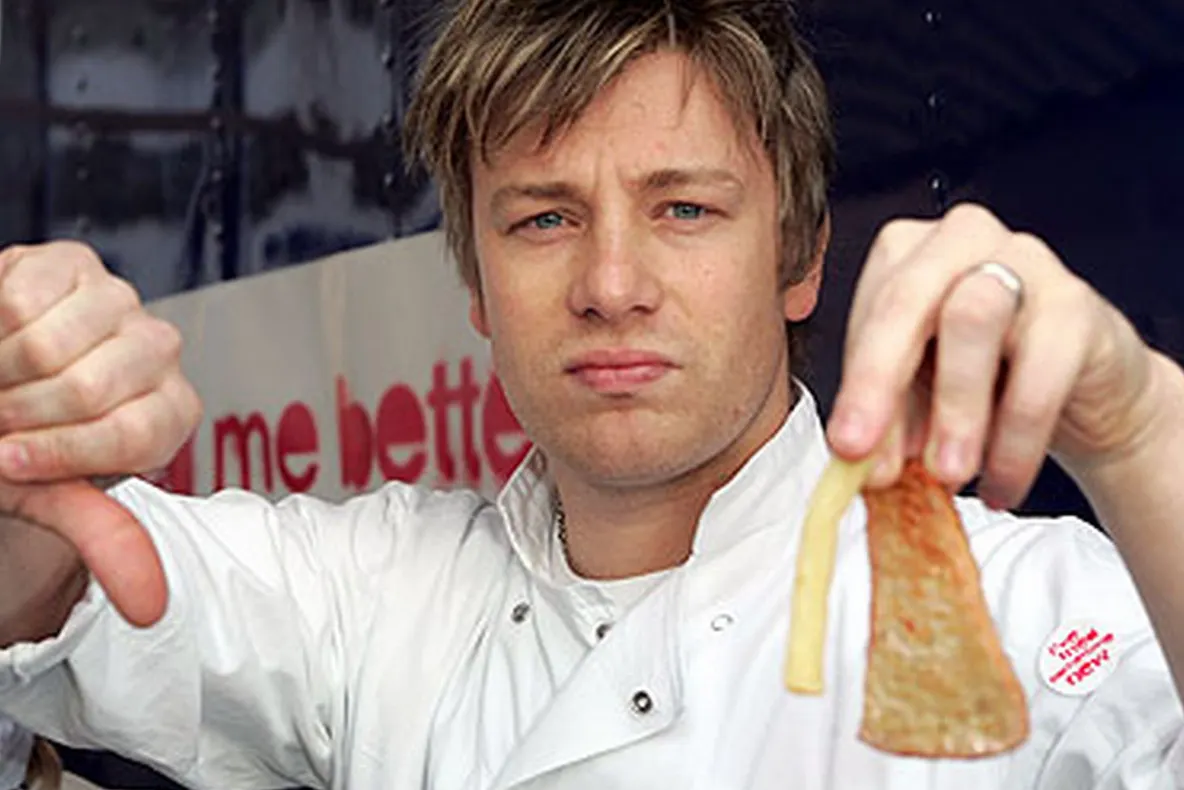 Jamie Oliver revoltat: nici APA NU E GRATUITĂ în școlile din SUA!