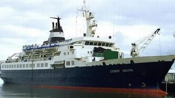 O navă-fantomă plină cu șobolani-canibali se îndreaptă spre Marea Britanie