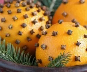 Cum îţi PARFUMEZI CASA cu ingrediente NATURALE