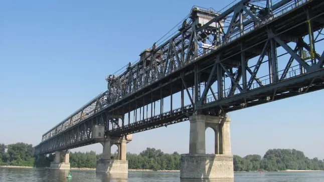Trei noi PODURI PESTE DUNĂRE ar putea fi construite între România şi Bulgaria