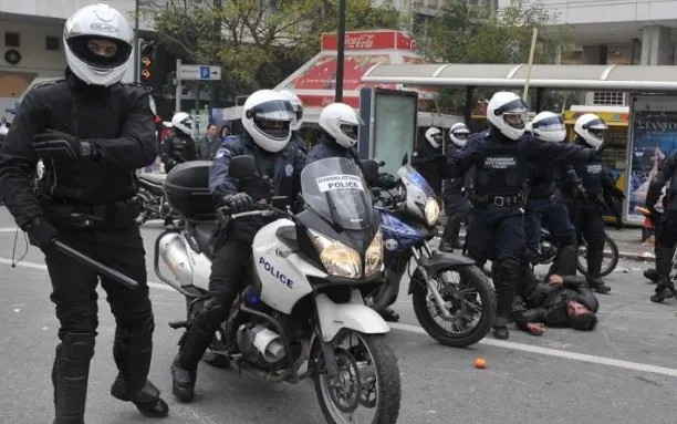 ATENTAT cu BOMBĂ la Atena