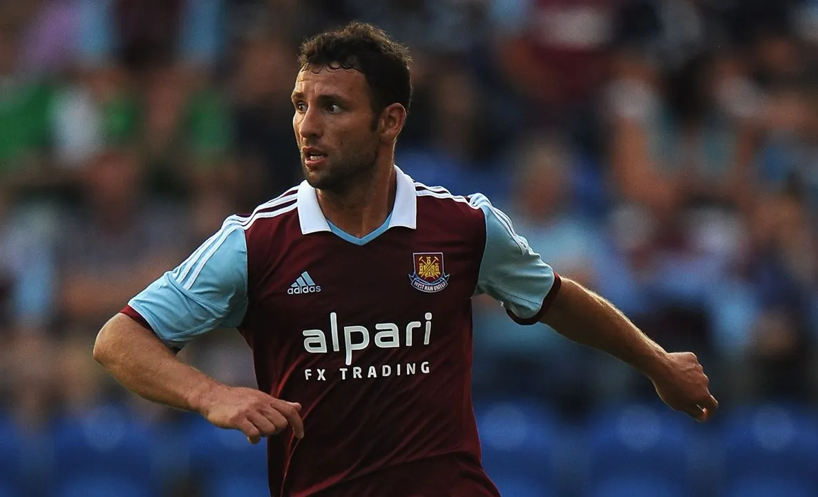 RAZVAN RAŢ. Clauza SURPRIZĂ din contractul lui RĂZVAN RAŢ cu West Ham United
