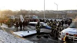 S-a întâmplat pe o autostradă din Bronx! Muncitorii au încremenit când au văzut ce se întâmplă