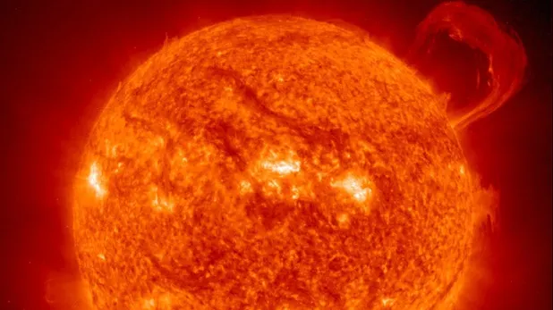 NASA a surprins o erupție solară de nivel mediu