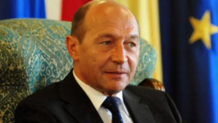 TRAIAN BĂSESCU semnează decretele prin care GABRIEL OPREA preia INTERIMAR conducerea MAI