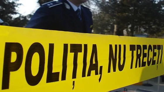 Cadavrul unui bărbat, găsit într-o maşină cuprinsă de flăcări pe malul unui lac din Constanța