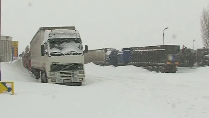 SITUAŢIE DRAMATICĂ. 59 DE LOCALITĂŢI, IZOLATE ÎN NĂMEŢI 