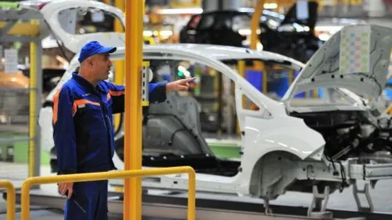 Exporturile ţin economia României pe linia de plutire