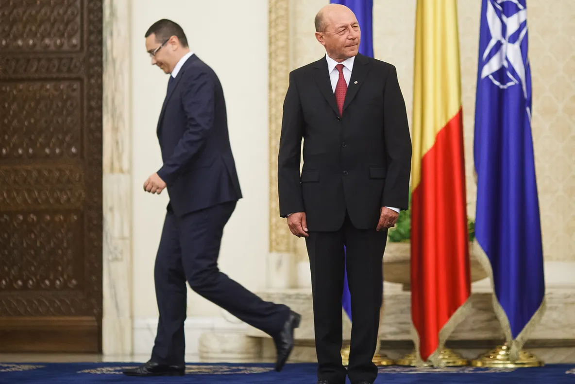 După tragedie, războiul. Ponta anunţă trecerea STS în subordinea MAI. Băsescu acuză Guvernul