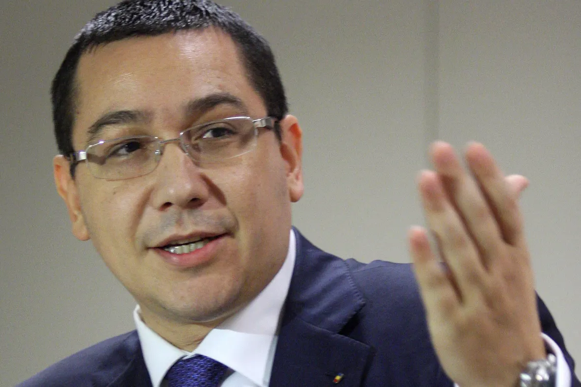 Ponta, la sediul BNR: Unde a scuipat boierul, eu am venit să felicit şi pentru echidistanţă politică