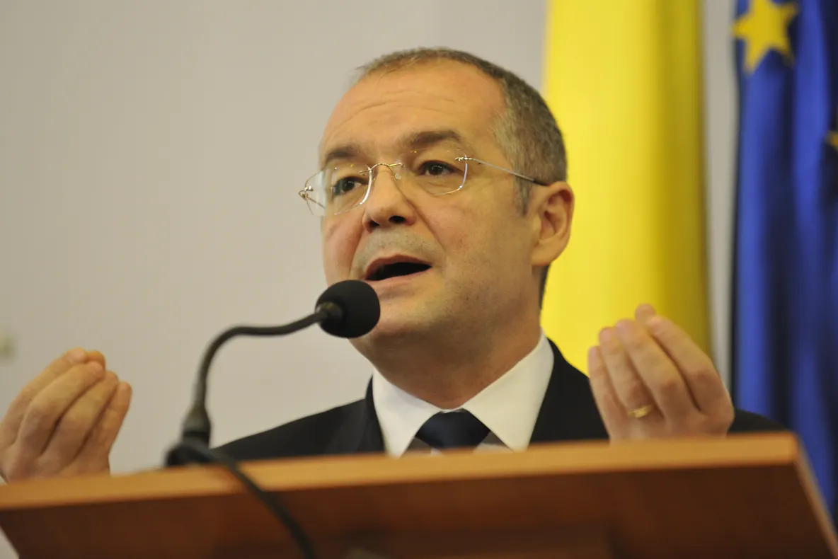 Boc: "Revoluţia" USL, în faza pe ciolan. Întind posturile de vicepremier precum cârnaţii de Crăciun